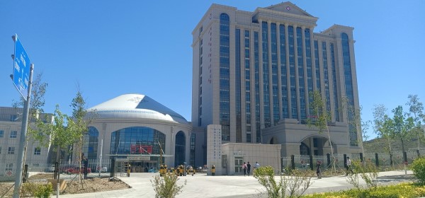 阿勒泰地区哈萨克医院二、三期工程.jpg